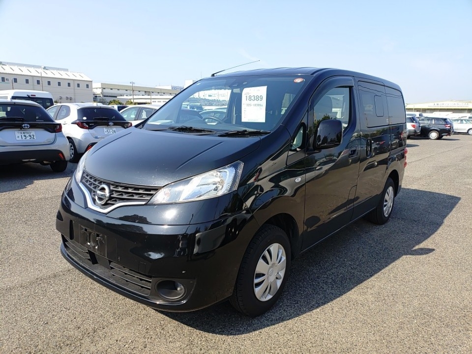 NISSAN NV200