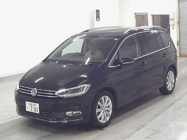 VOLKSWAGEN TOURAN