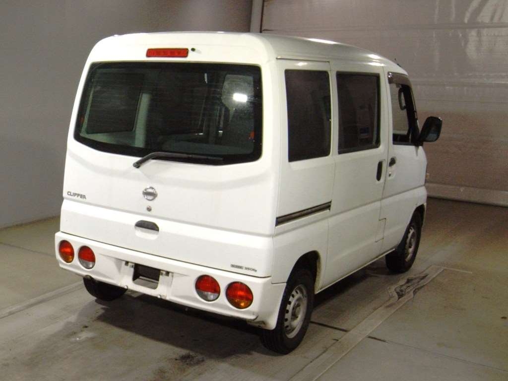 NISSAN CLIPPER