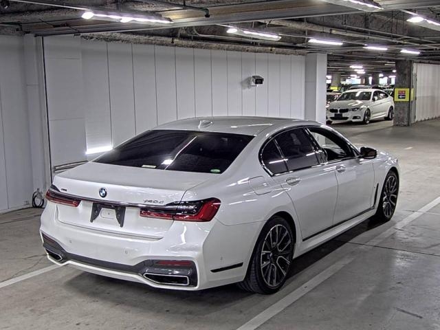 BMW 7-SERIES