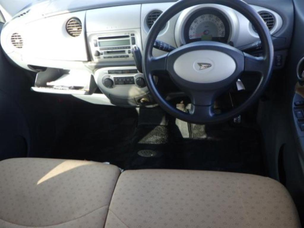 DAIHATSU MOVE LATTE
