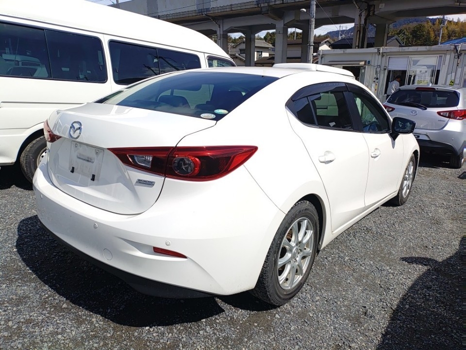 MAZDA AXELA