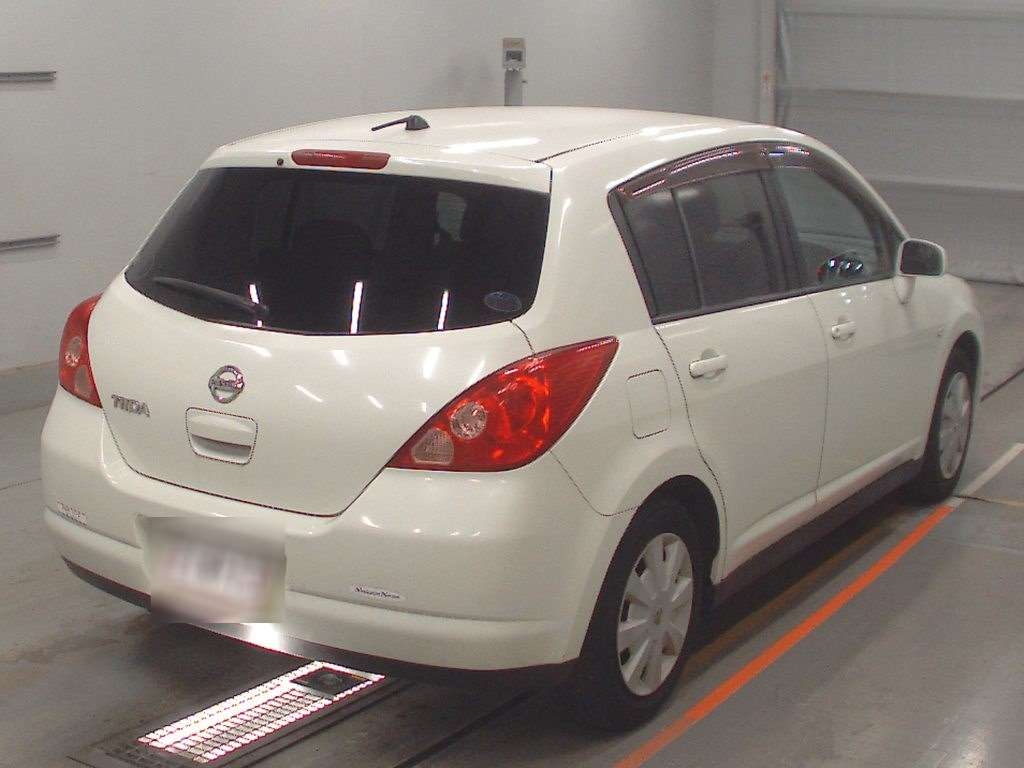 NISSAN TIIDA