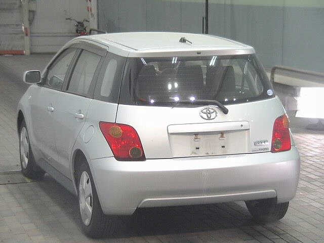 TOYOTA IST