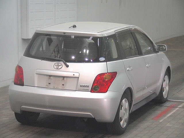 TOYOTA IST