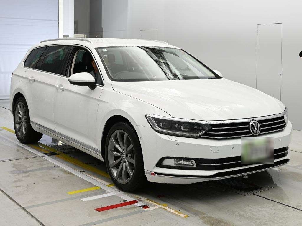 VOLKSWAGEN PASSAT