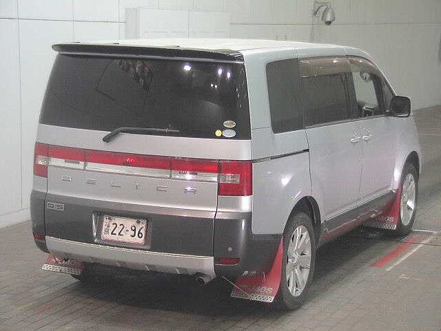 MITSUBISHI DELICA D:5