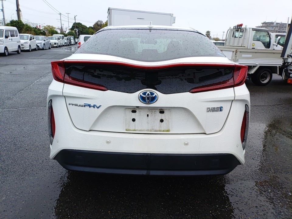 TOYOTA PRIUS PHV
