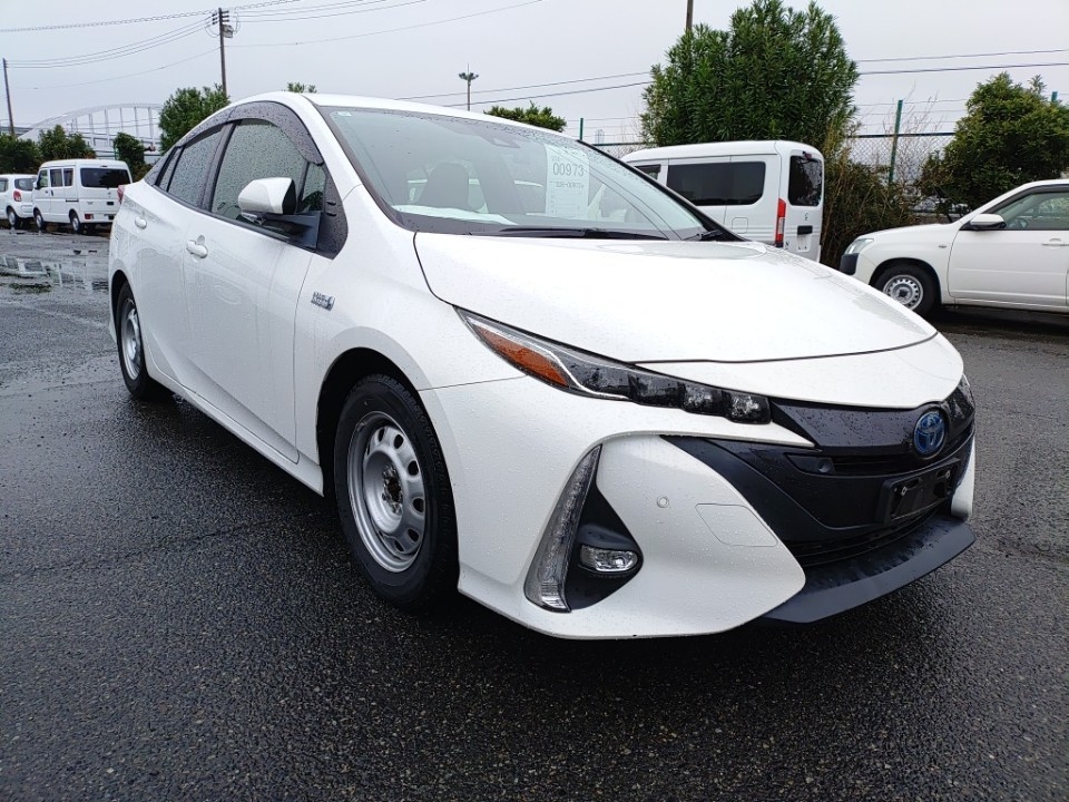 TOYOTA PRIUS PHV