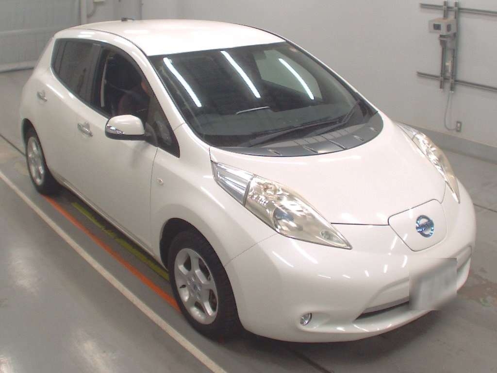 NISSAN LEAF
