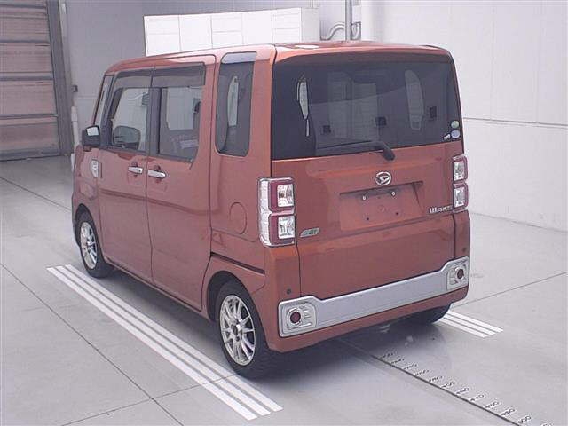 DAIHATSU WAKE