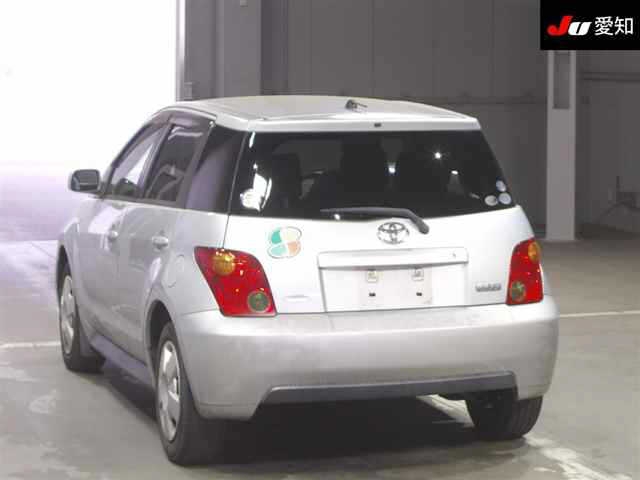 TOYOTA IST