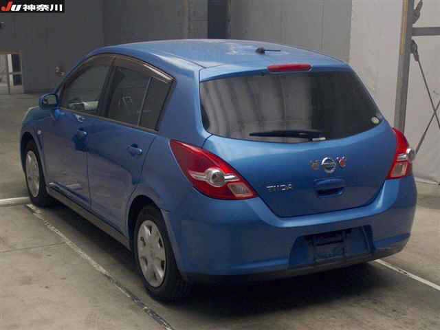 NISSAN TIIDA