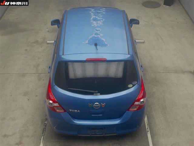 NISSAN TIIDA