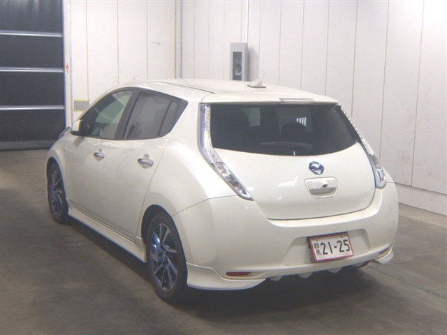 NISSAN LEAF