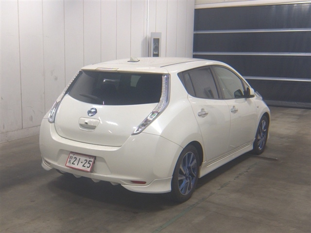 NISSAN LEAF