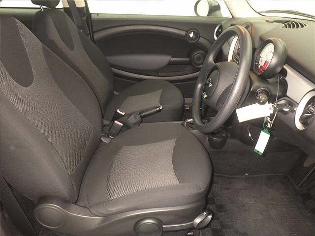 MINI HATCH