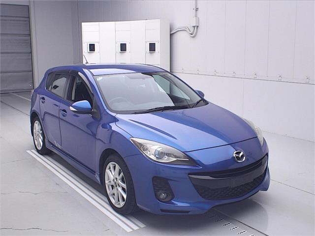 MAZDA AXELA