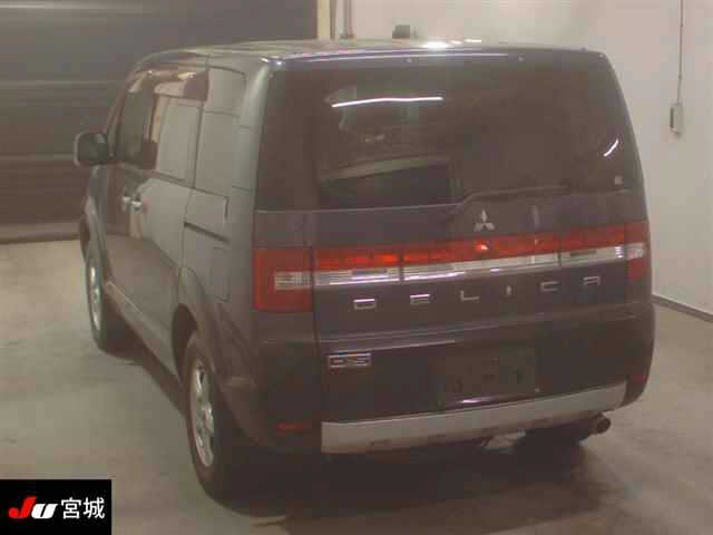 MITSUBISHI DELICA D:5