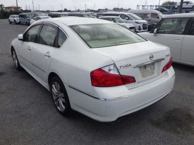 NISSAN FUGA