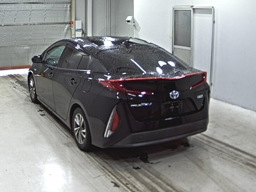 TOYOTA PRIUS PHV