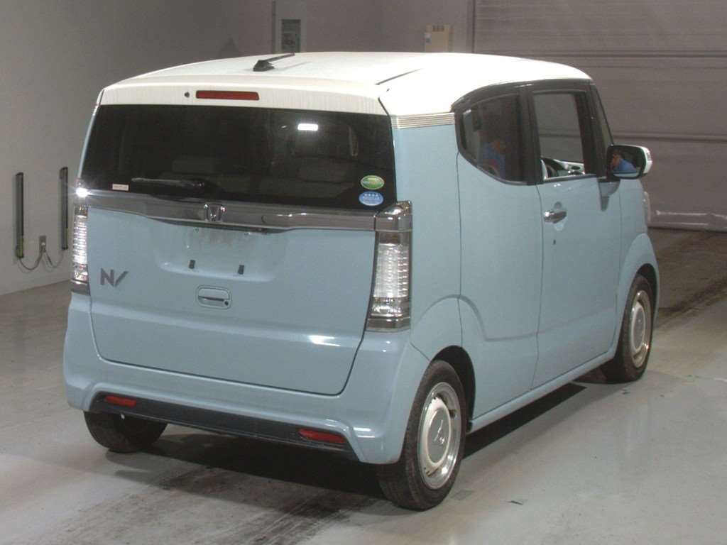 HONDA N-BOX SLASH
