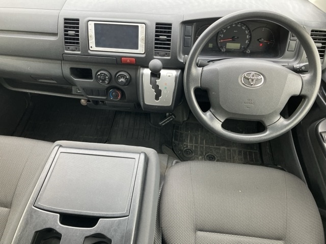 TOYOTA REGIUS ACE