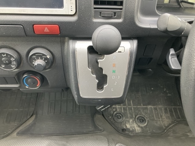 TOYOTA REGIUS ACE