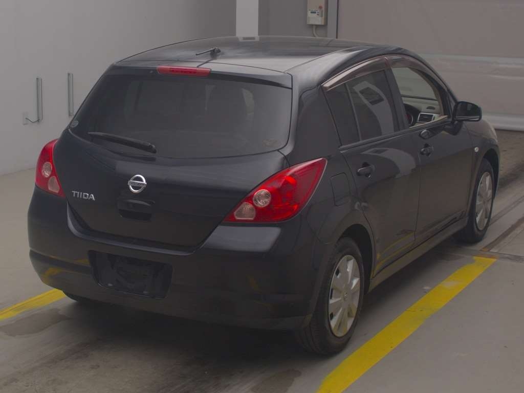 NISSAN TIIDA