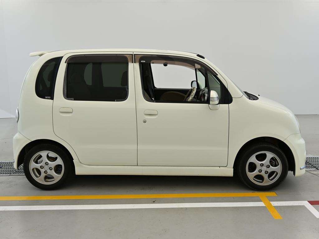 DAIHATSU MOVE LATTE