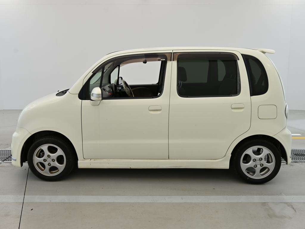 DAIHATSU MOVE LATTE