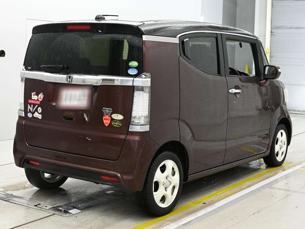 HONDA N-BOX SLASH