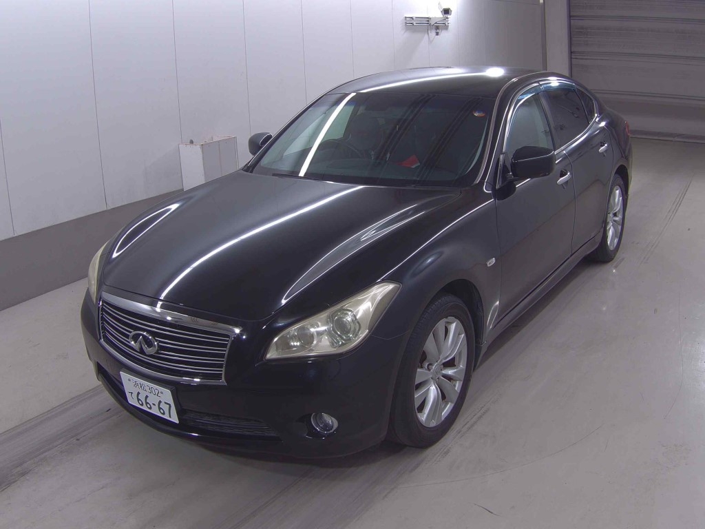 NISSAN FUGA