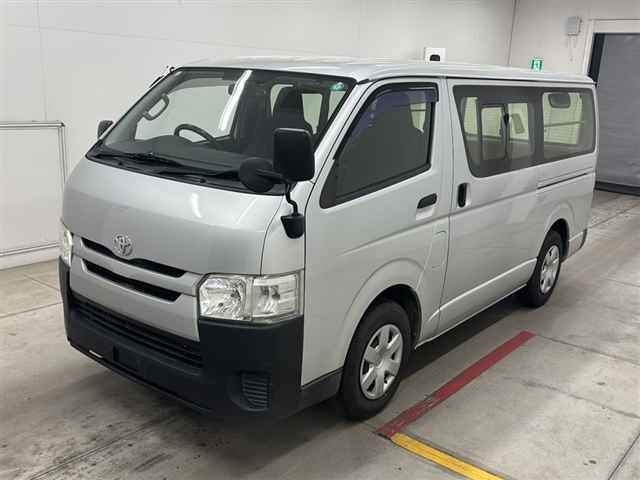 TOYOTA REGIUS ACE