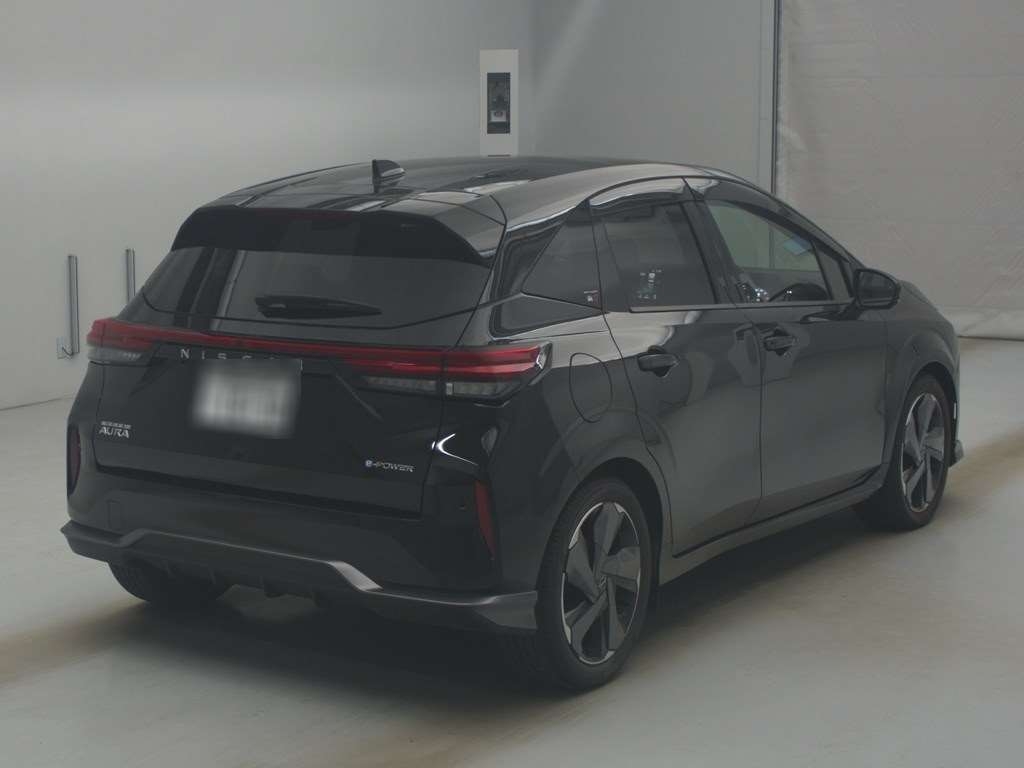 NISSAN AURA