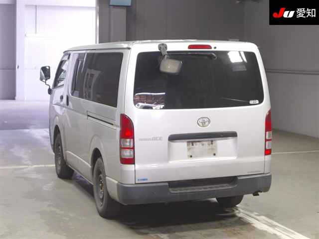 TOYOTA REGIUS ACE