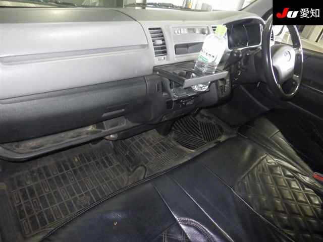TOYOTA REGIUS ACE
