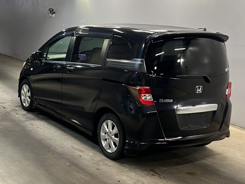 HONDA FREED SPIKE