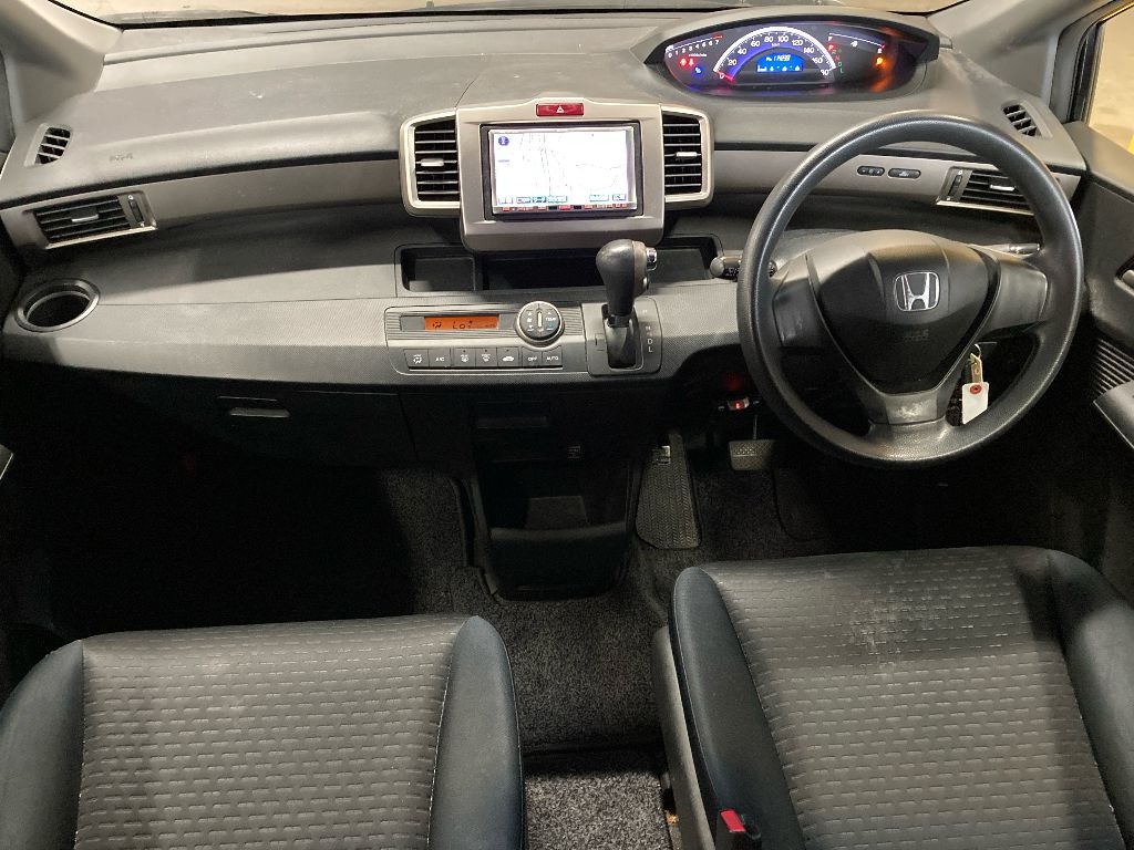HONDA FREED SPIKE