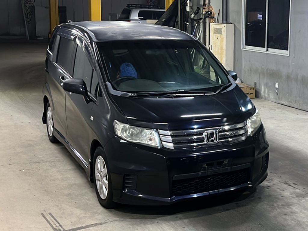 HONDA FREED SPIKE