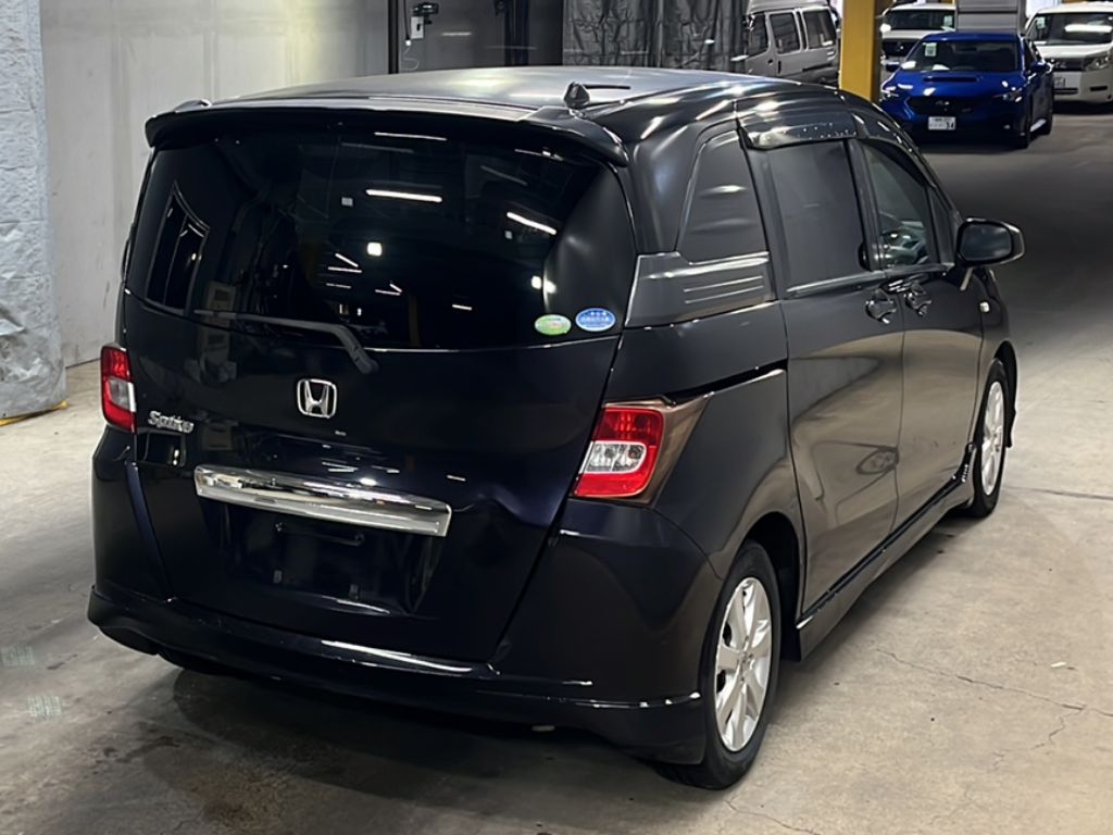 HONDA FREED SPIKE