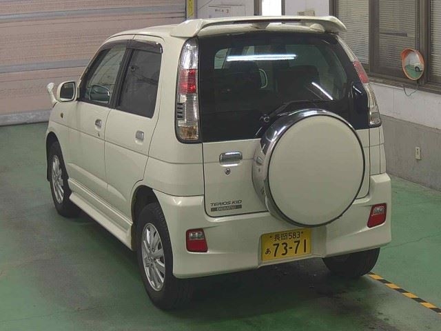 DAIHATSU TERIOS KID