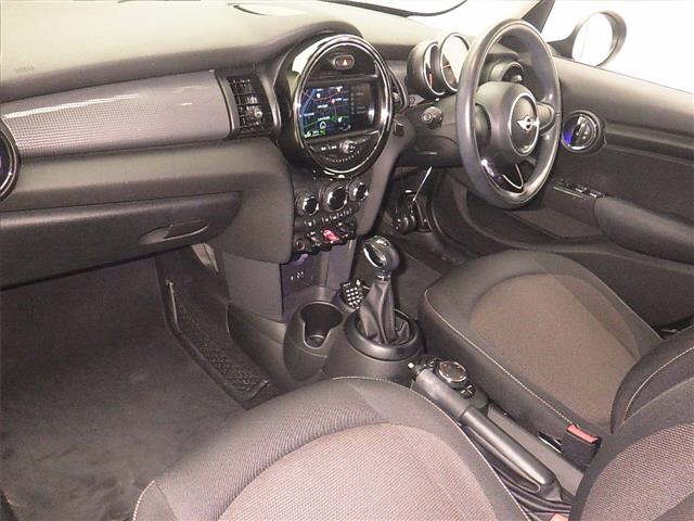 MINI HATCH