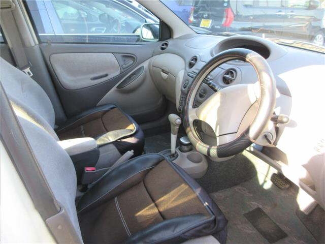 TOYOTA PLATZ