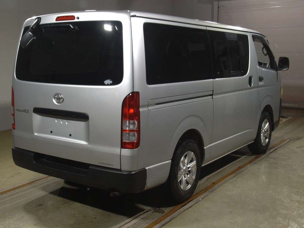 TOYOTA REGIUS ACE