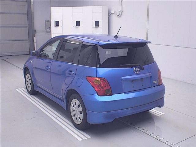 TOYOTA IST