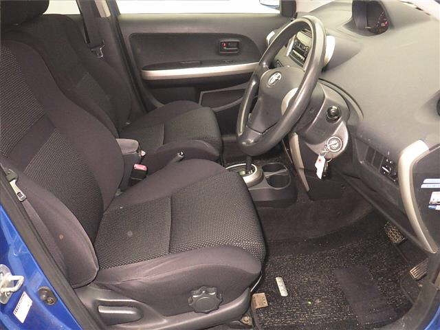 TOYOTA IST