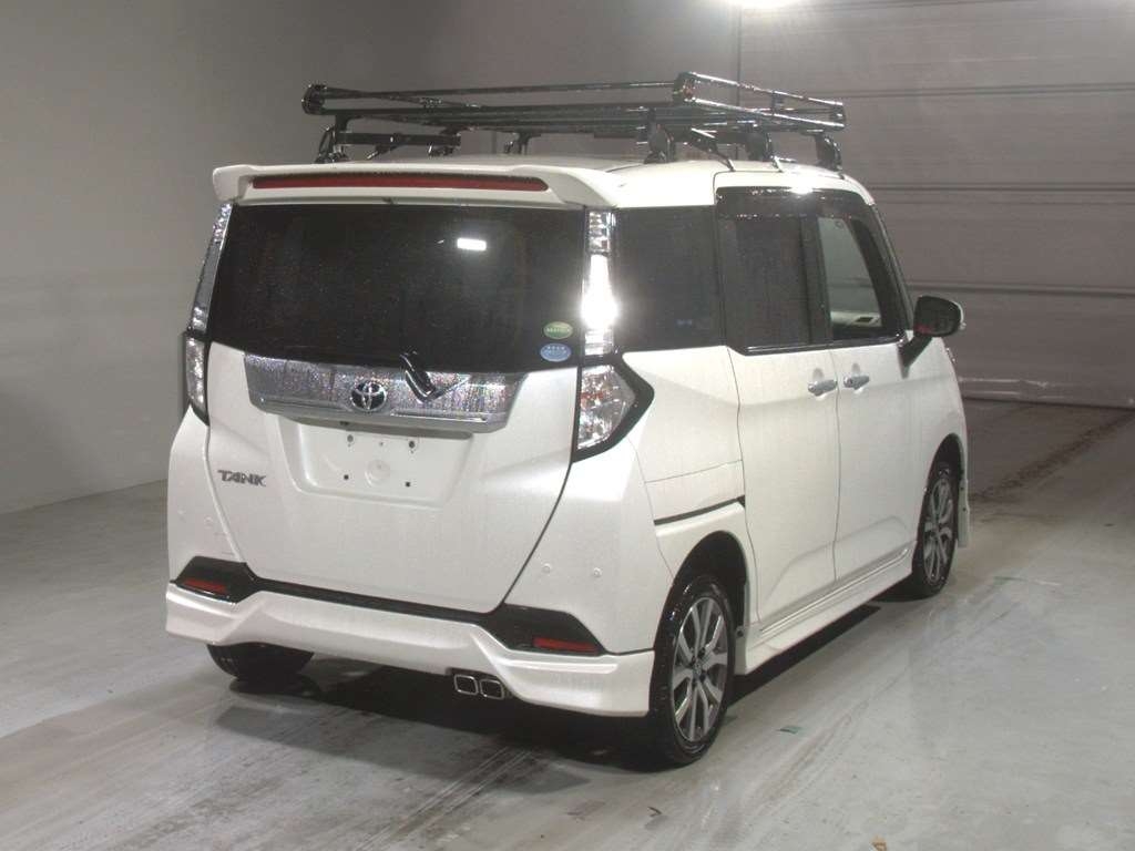 TOYOTA TANK