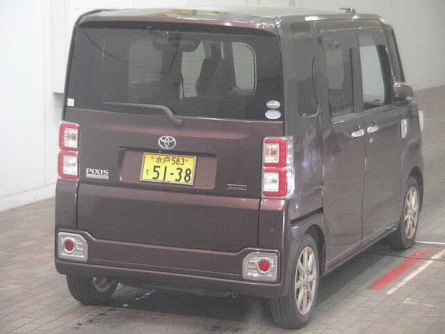TOYOTA PIXIS MEGA