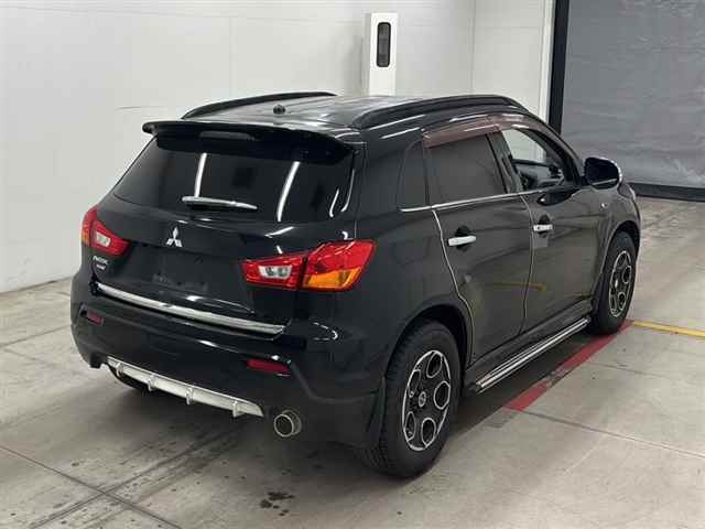 MITSUBISHI RVR